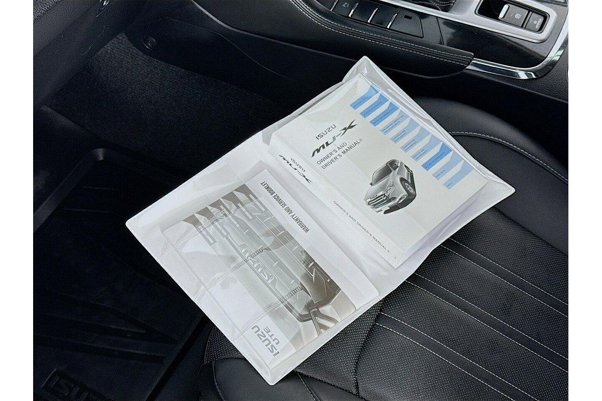 2022 Isuzu MU-X LS-T