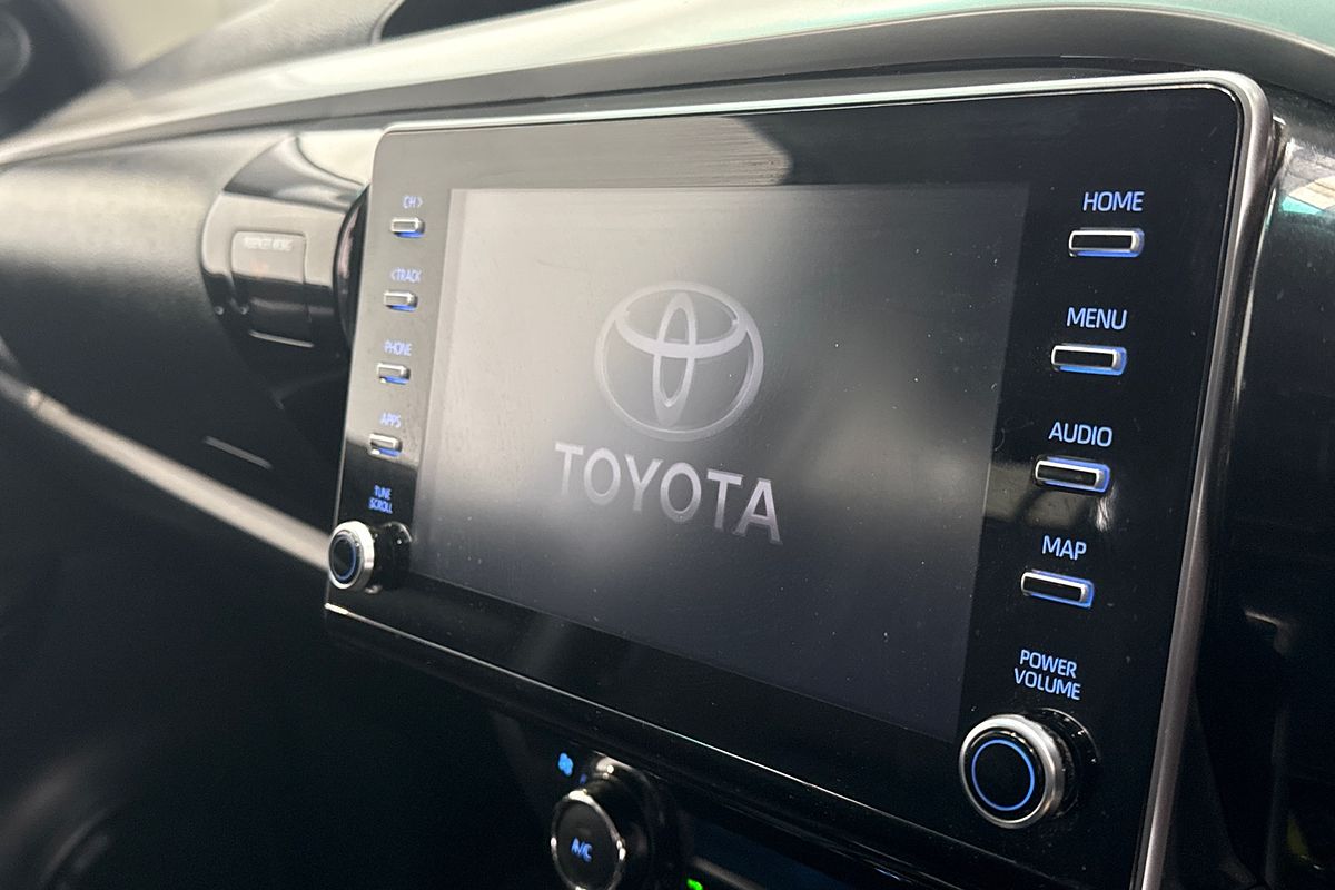 2020 Toyota Hilux SR5 (4x4) GUN126R FACELIFT 4X4