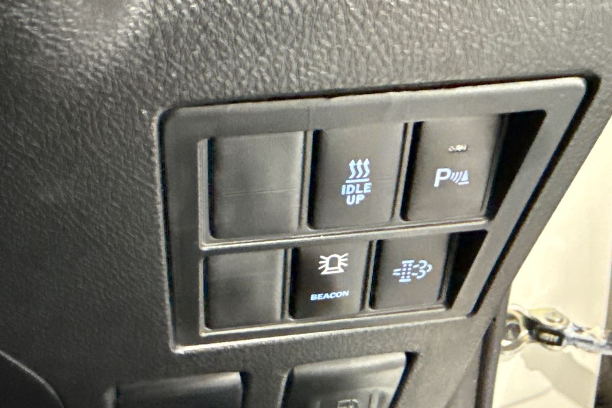 2020 Toyota Hilux SR5 (4x4) GUN126R FACELIFT 4X4