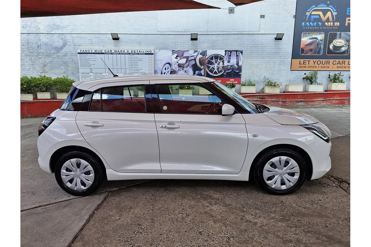 2024 Suzuki Swift Hybrid UZ