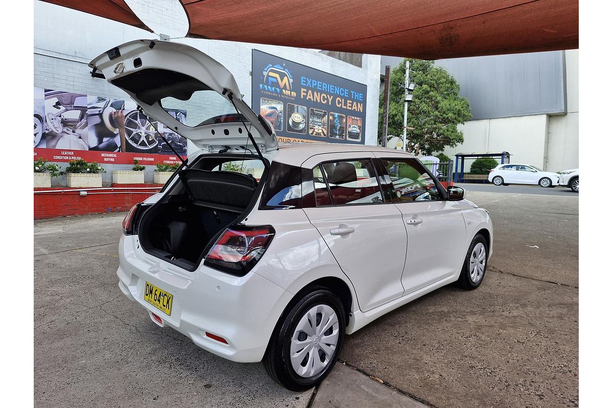 2024 Suzuki Swift Hybrid UZ