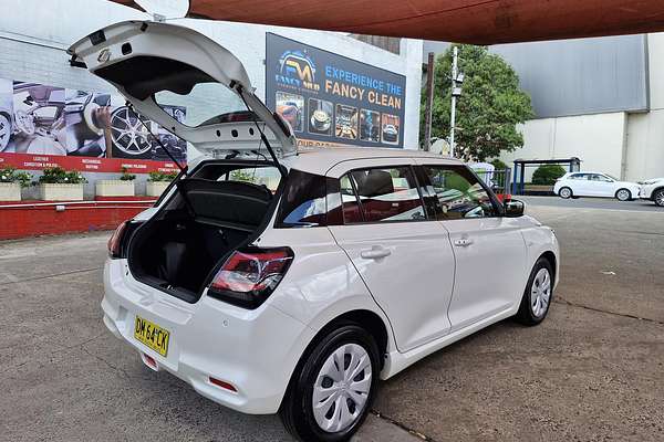 2024 Suzuki Swift Hybrid UZ