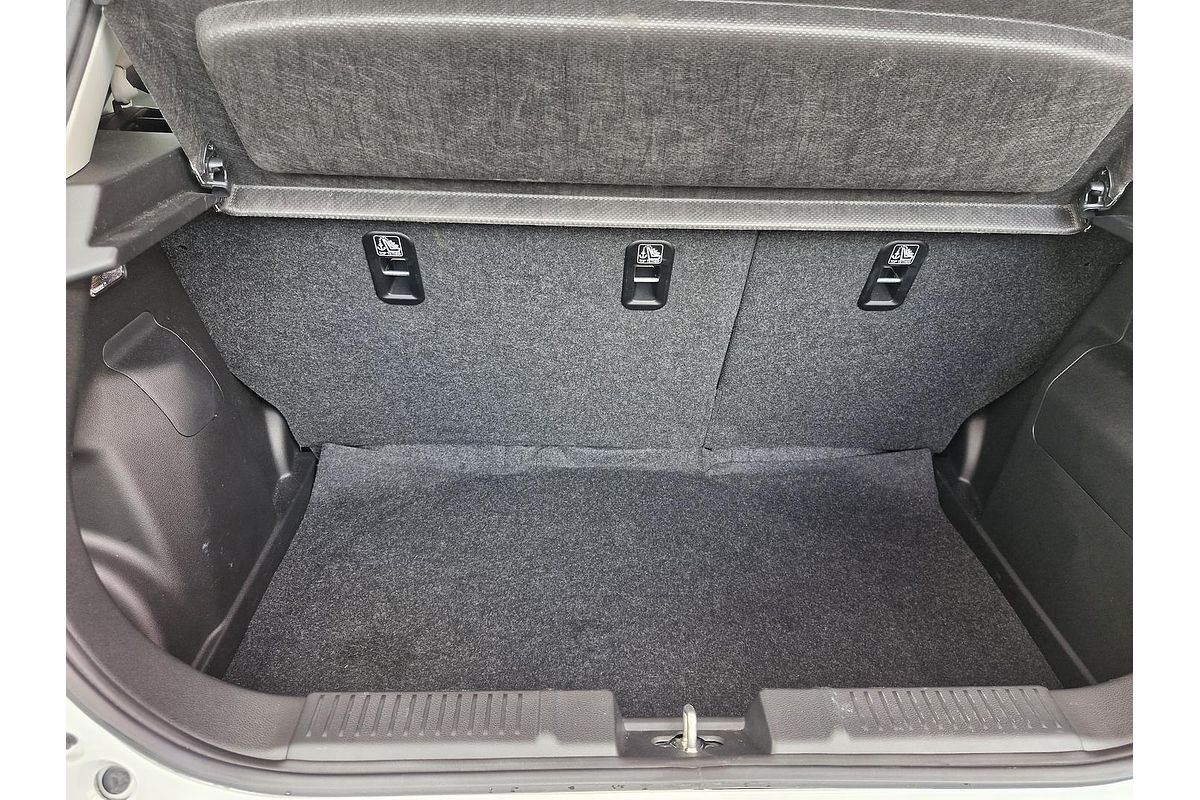 2024 Suzuki Swift Hybrid UZ