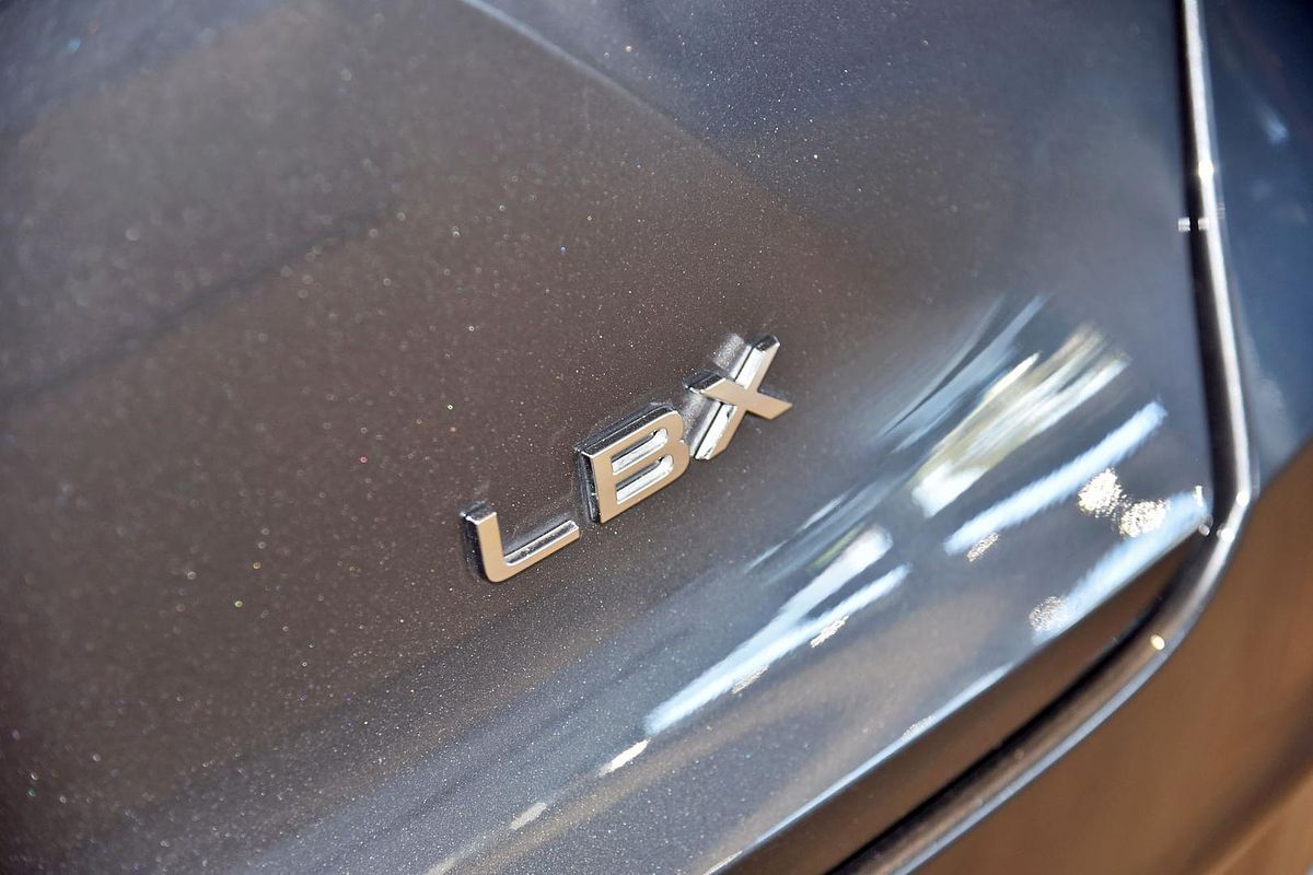 2024 Lexus LBX Luxury MAYH10R