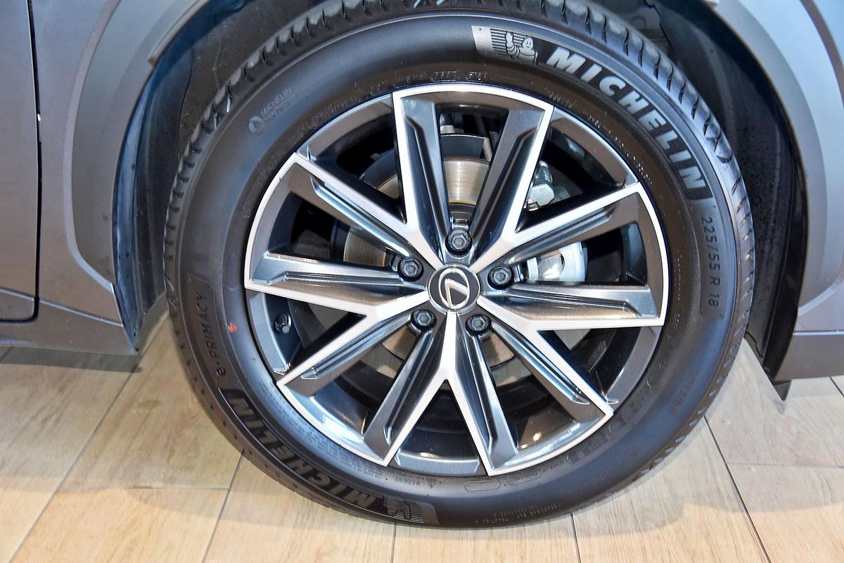 2024 Lexus LBX Luxury MAYH10R