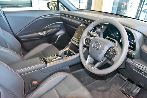 2024 Lexus LBX Luxury MAYH10R