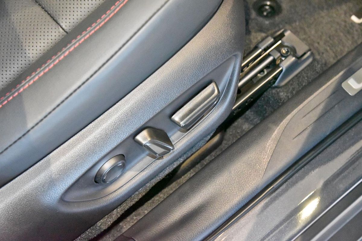 2024 Lexus LBX Luxury MAYH10R