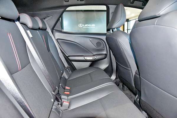 2024 Lexus LBX Luxury MAYH10R