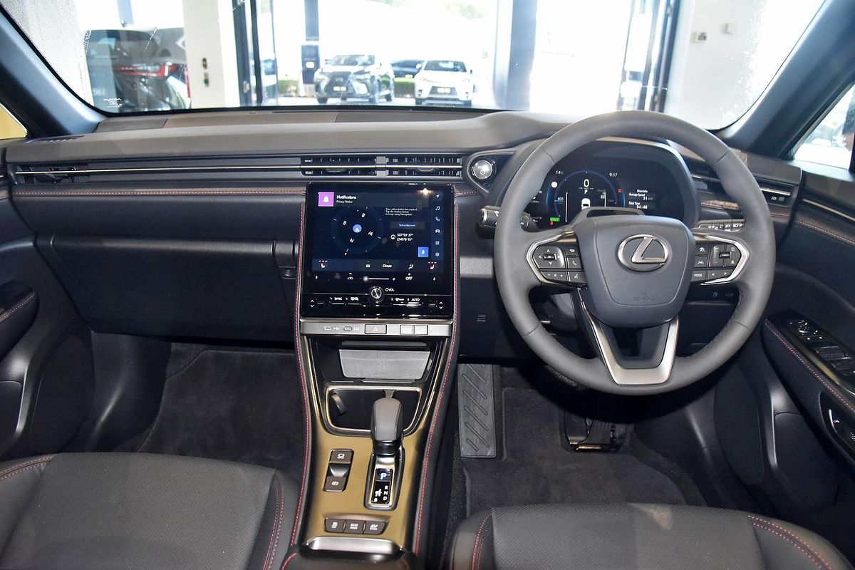 2024 Lexus LBX Luxury MAYH10R