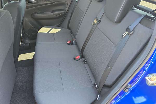 2025 Suzuki Swift Hybrid GLX UZ