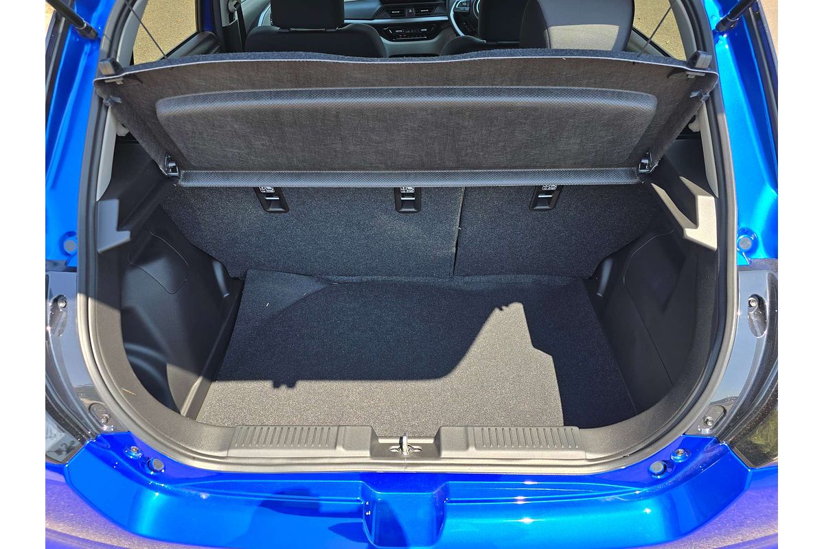 2025 Suzuki Swift Hybrid GLX UZ