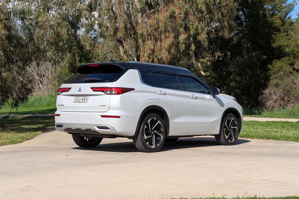 2022 Mitsubishi Outlander Exceed Tourer ZM