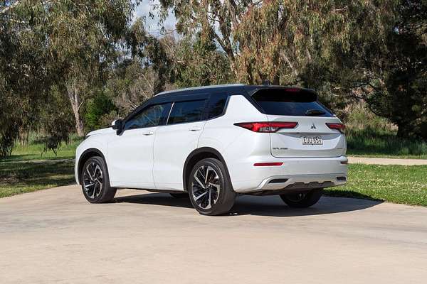 2022 Mitsubishi Outlander Exceed Tourer ZM