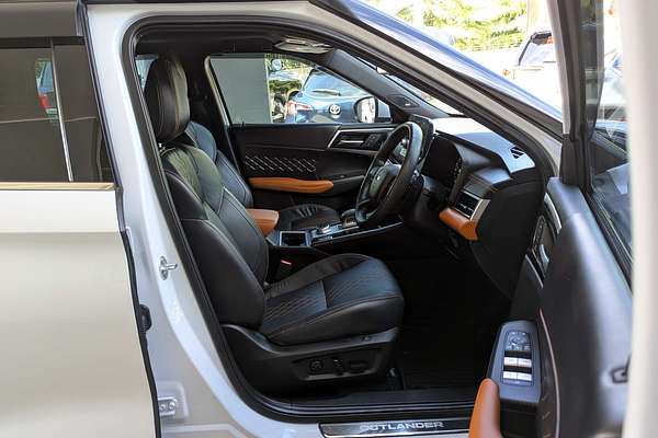 2022 Mitsubishi Outlander Exceed Tourer ZM