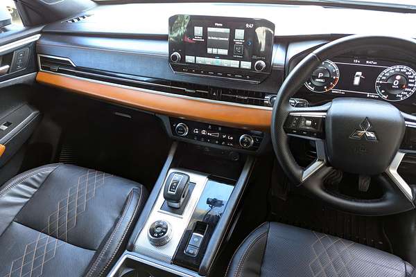 2022 Mitsubishi Outlander Exceed Tourer ZM