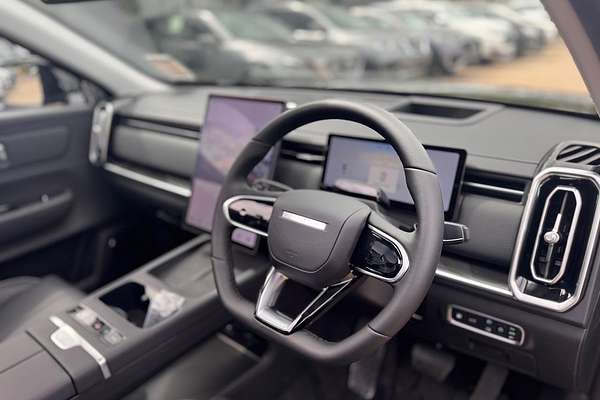 2025 Jaecoo J7 SHS Summit