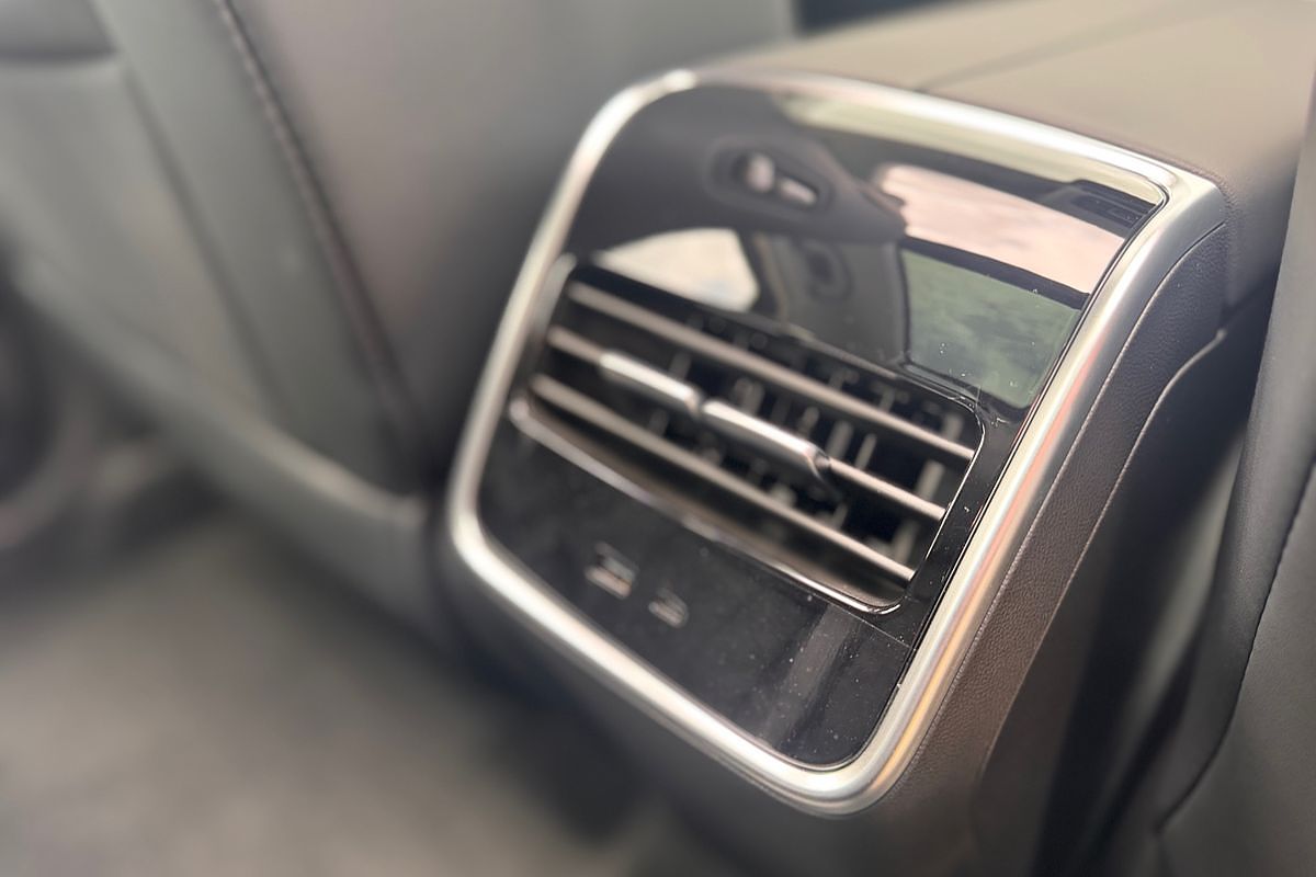 2025 Jaecoo J7 SHS Summit