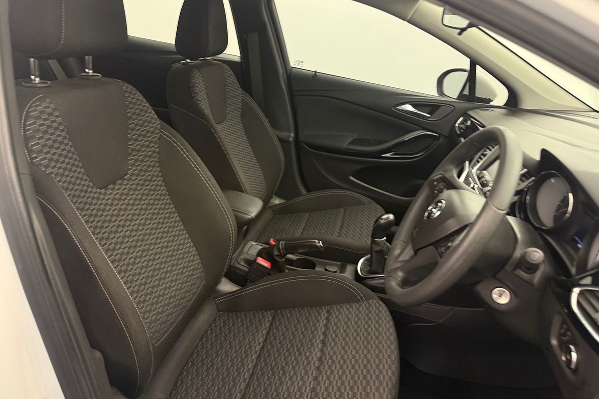 2017 Holden Astra R BK