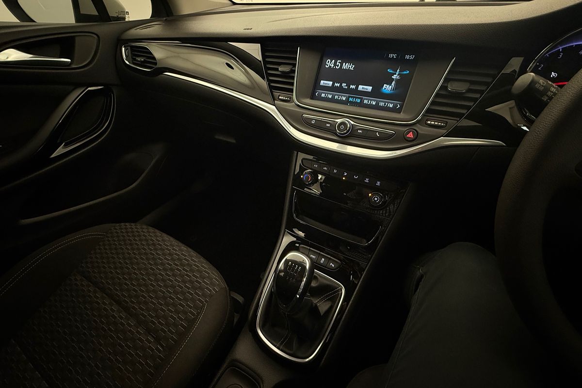 2017 Holden Astra R BK