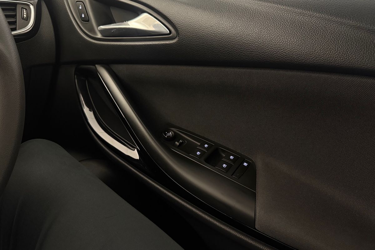 2017 Holden Astra R BK