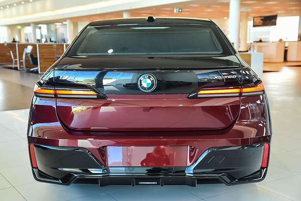 2023 BMW i7 xDrive60 M Sport G70