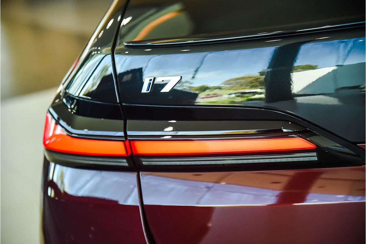 2023 BMW i7 xDrive60 M Sport G70