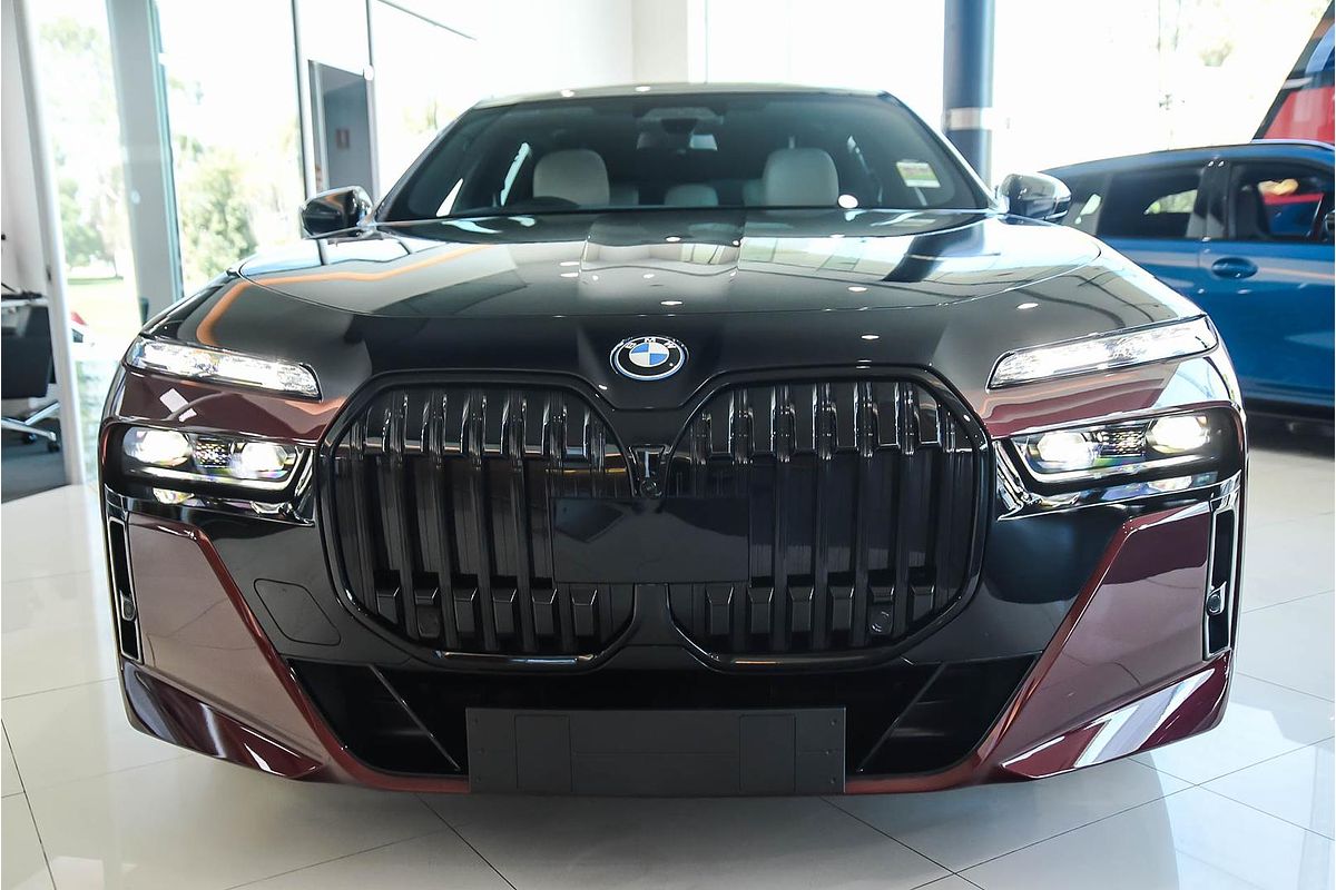 2023 BMW i7 xDrive60 M Sport G70