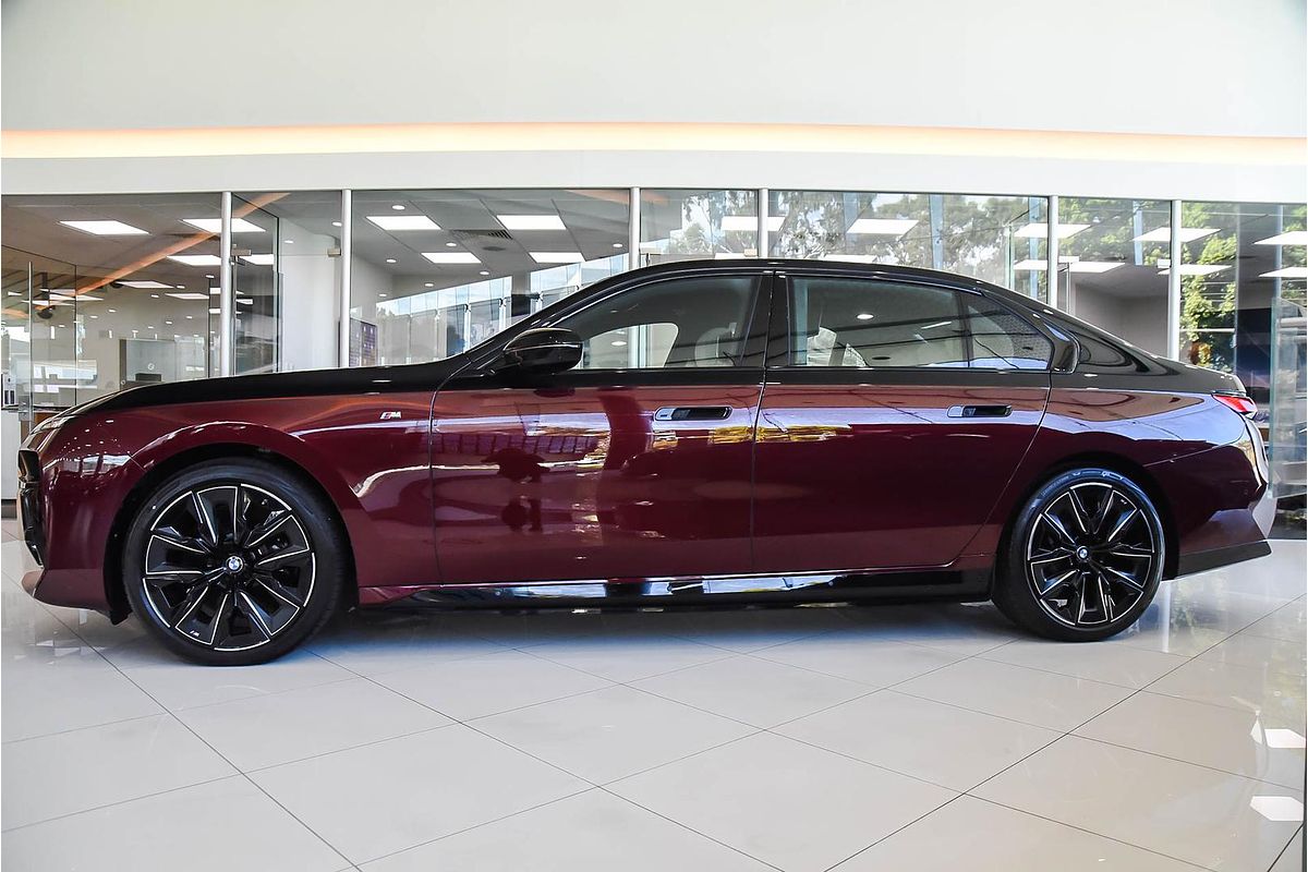 2023 BMW i7 xDrive60 M Sport G70