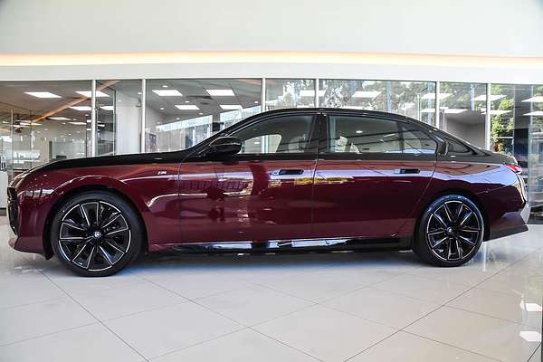 2023 BMW i7 xDrive60 M Sport G70