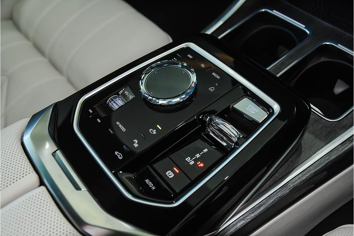 2023 BMW i7 xDrive60 M Sport G70