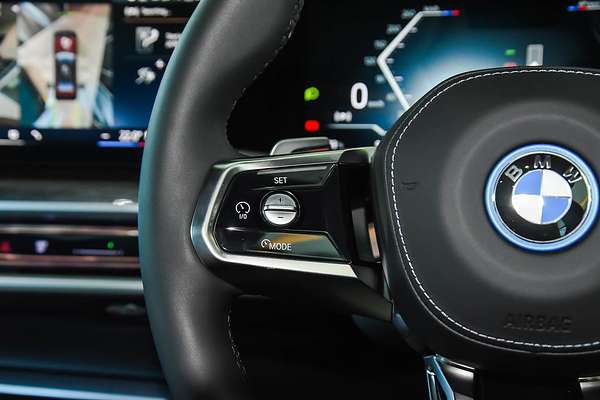 2023 BMW i7 xDrive60 M Sport G70