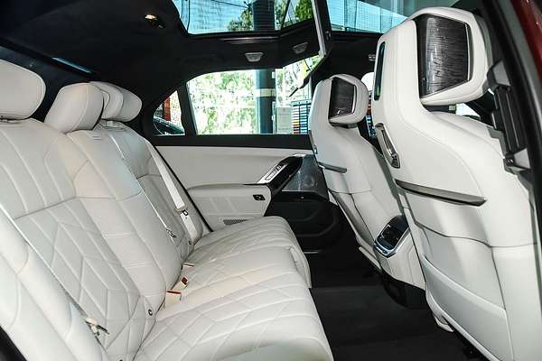 2023 BMW i7 xDrive60 M Sport G70