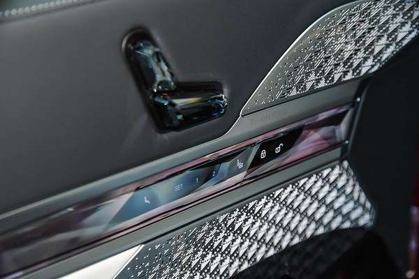 2023 BMW i7 xDrive60 M Sport G70