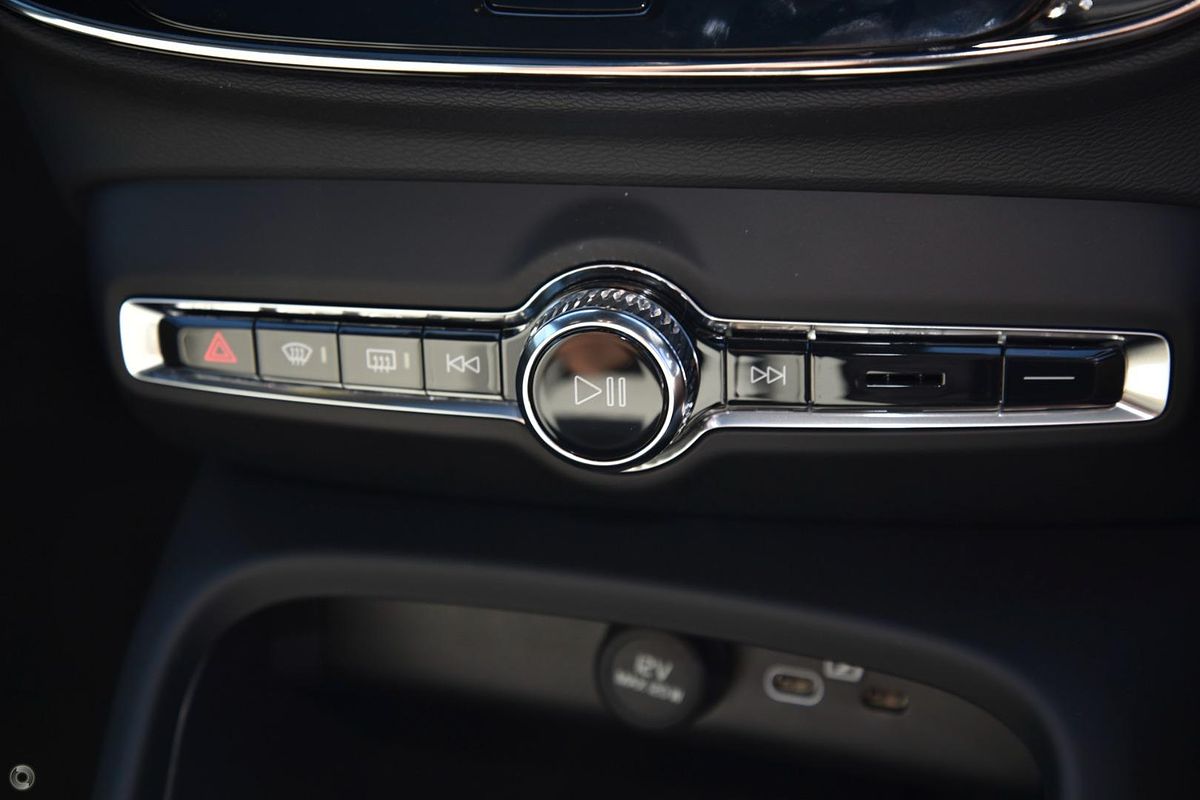 2025 Volvo EX40 Ultra Single Motor Extended Range