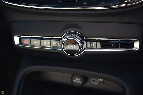 2025 Volvo EX40 Ultra Single Motor Extended Range