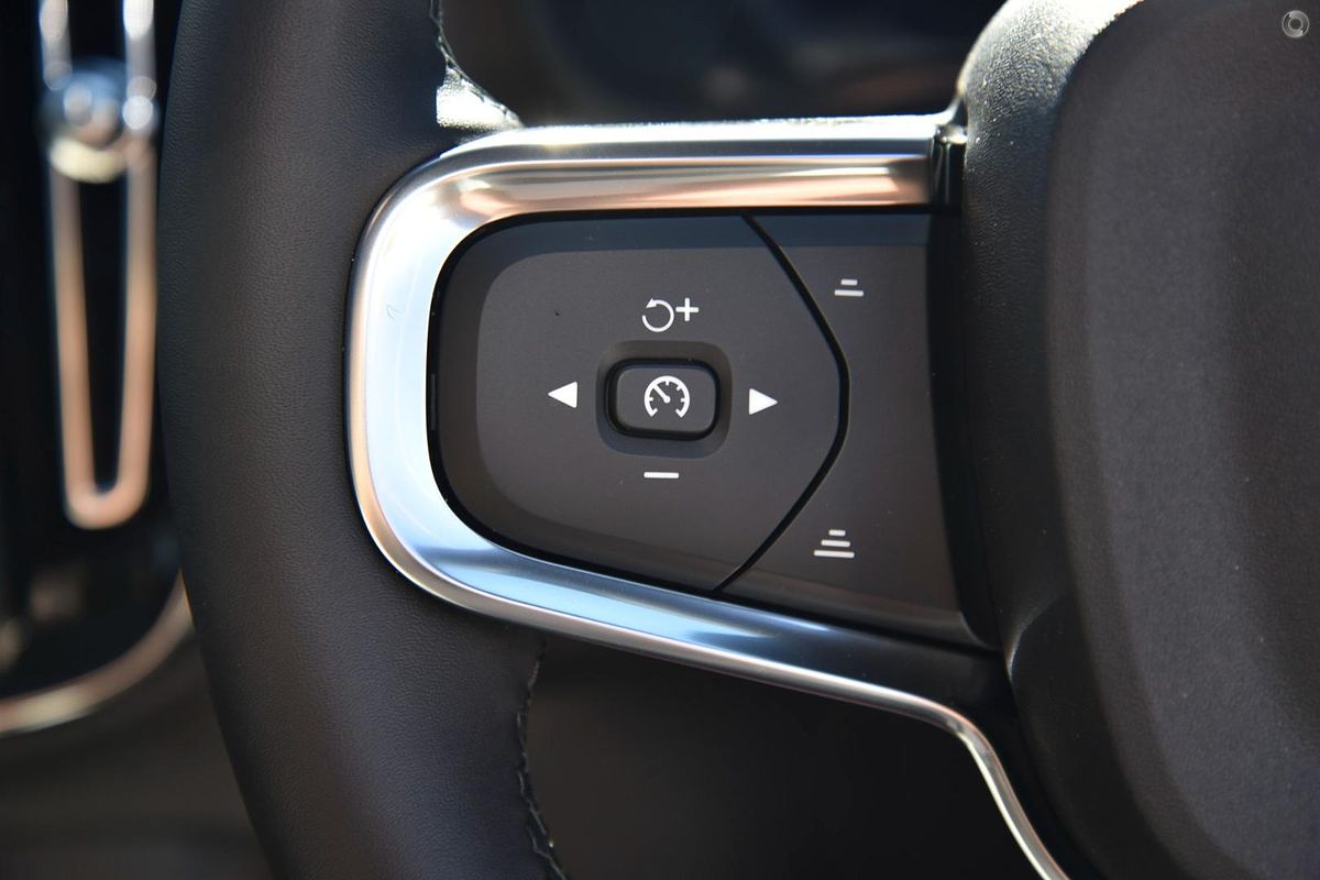 2025 Volvo EX40 Ultra Single Motor Extended Range