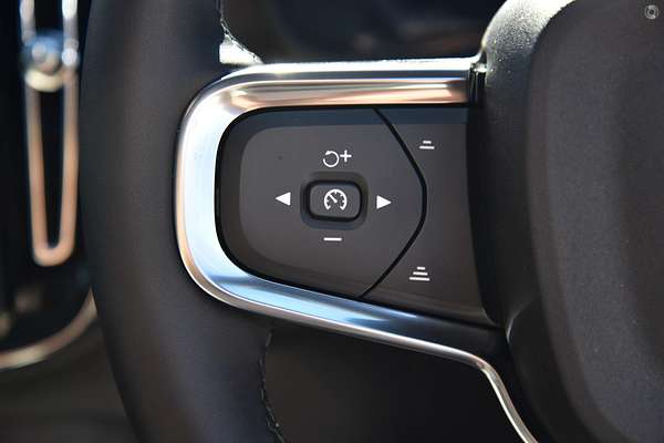 2025 Volvo EX40 Ultra Single Motor Extended Range