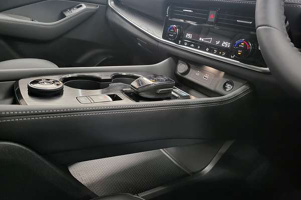 2025 Nissan X-TRAIL ST-L e-POWER T33