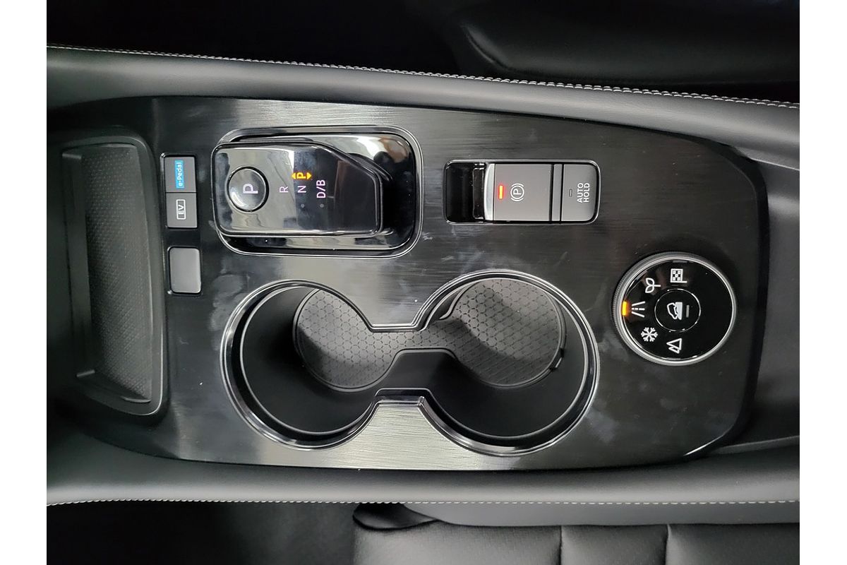 2025 Nissan X-TRAIL ST-L e-POWER T33