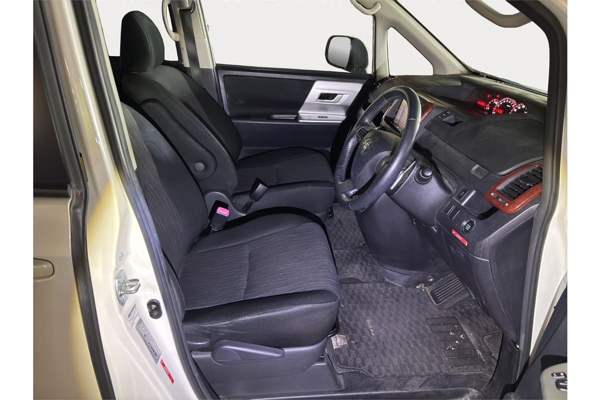 2010 Toyota Noah Si Slope Welcab