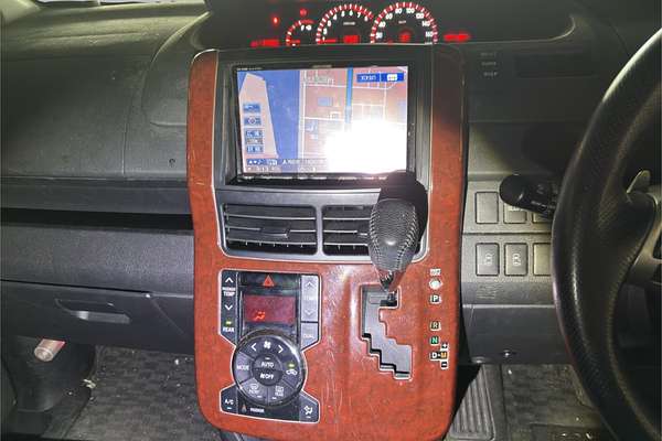 2010 Toyota Noah Si Slope Welcab