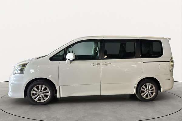 2010 Toyota Noah Si Slope Welcab