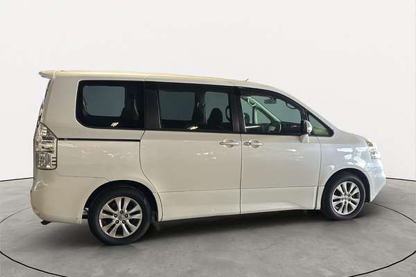 2010 Toyota Noah Si Slope Welcab