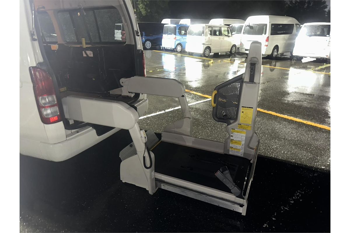 2011 Toyota Hiace Welcab