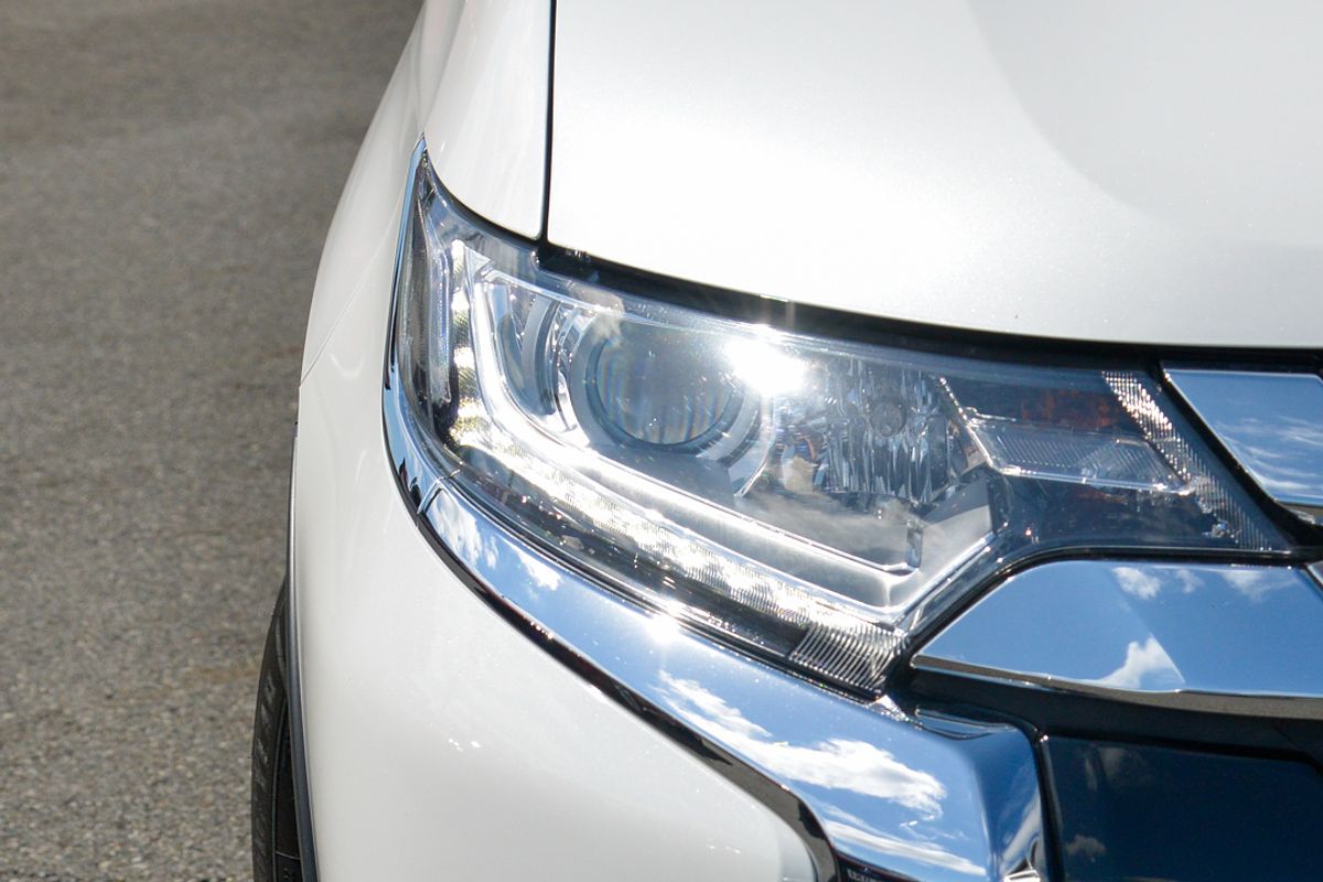 2017 Mitsubishi Outlander LS Safety Pack ZK