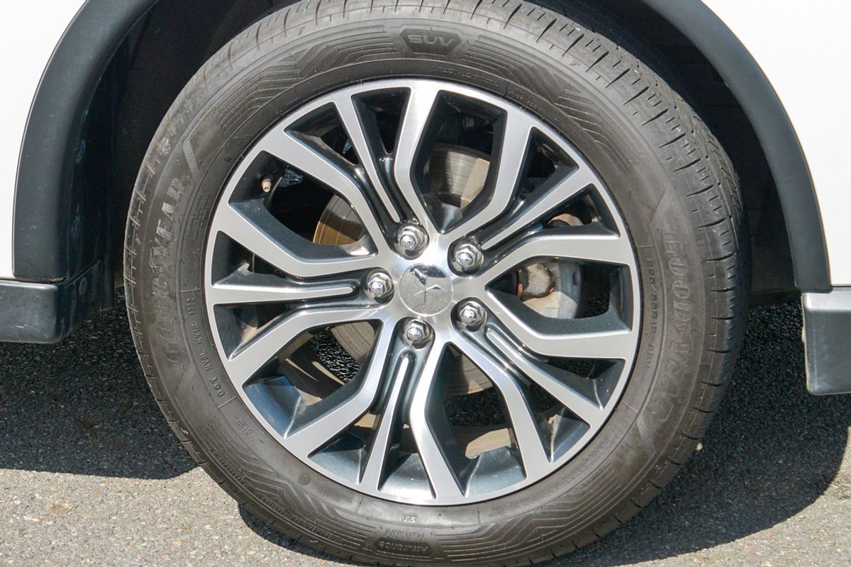 2017 Mitsubishi Outlander LS Safety Pack ZK