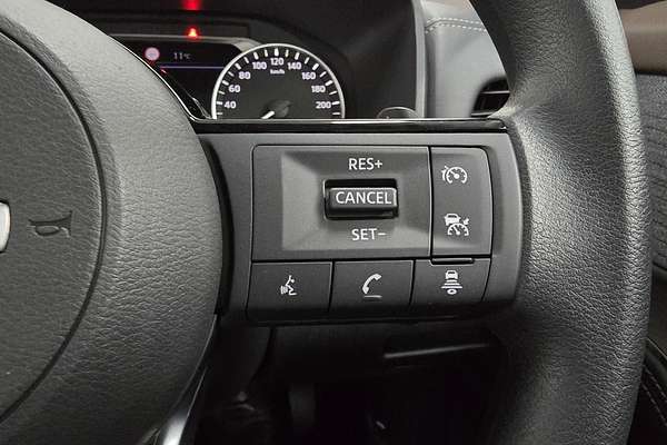 2025 Nissan X-TRAIL ST T33