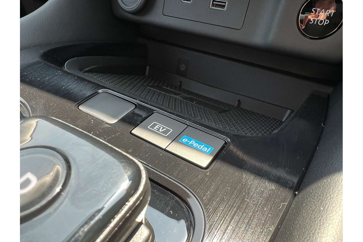 2025 Nissan X-TRAIL ST-L e-POWER T33