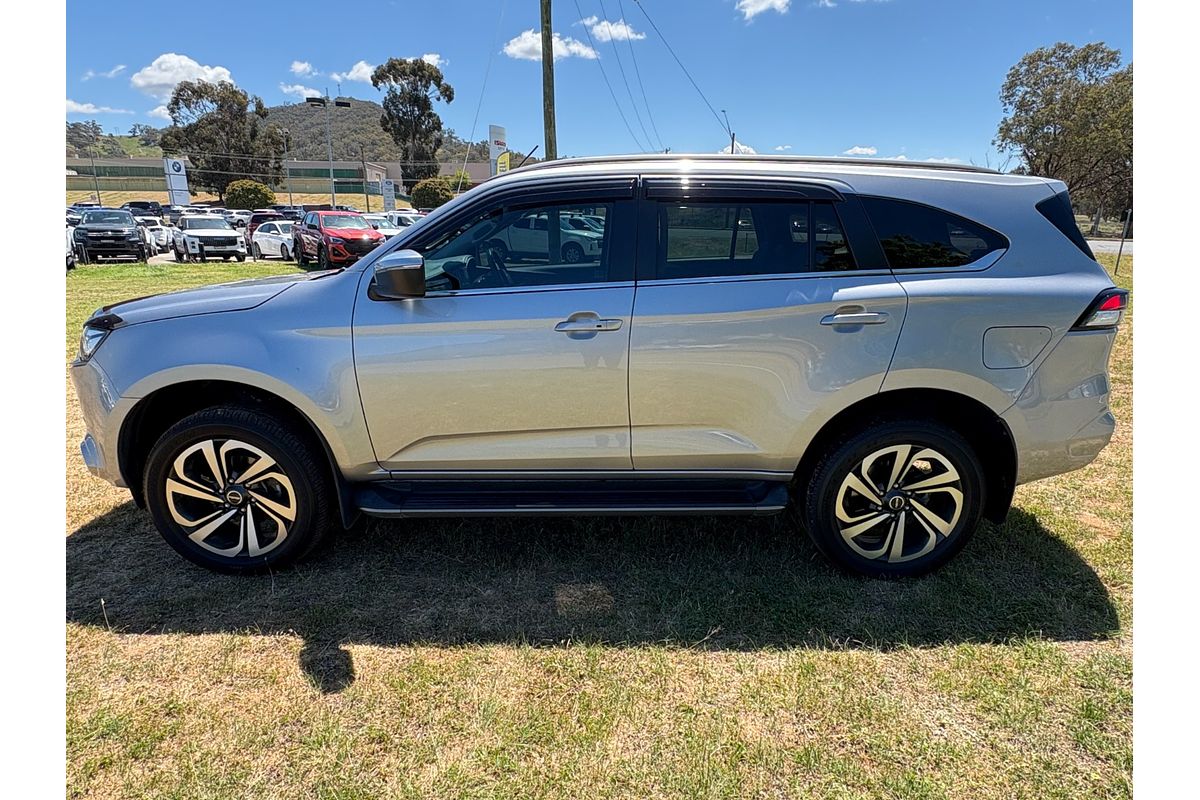 2021 Isuzu MU-X LS-T