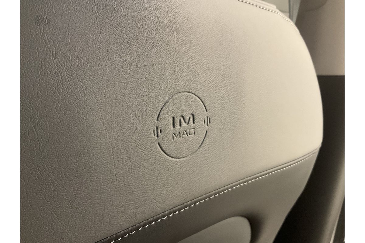 2025 MG IM6 Platinum S12L